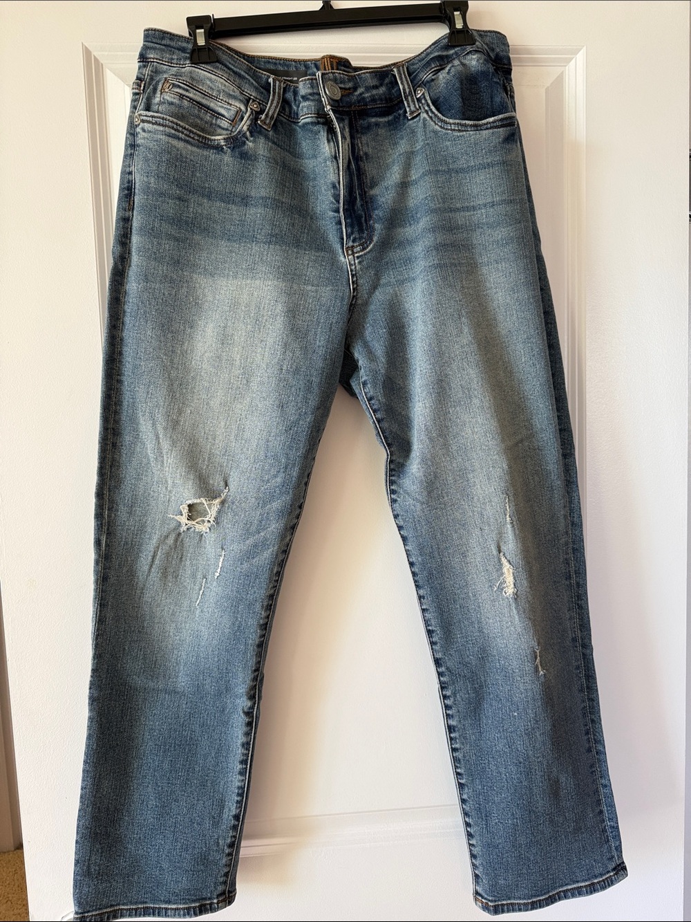 Kut from the Kloth Women's Straight Leg Distressed Blue Jeans